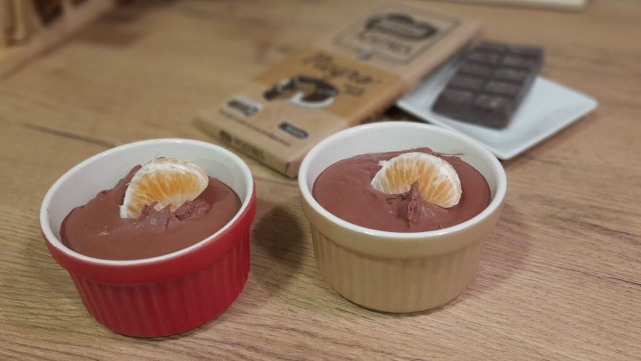 VIDEO | ABC în bucătărie: Mousse de ciocolată neagră dintr-un singur ingredient / În cinci minute aveți o cremă perfectă