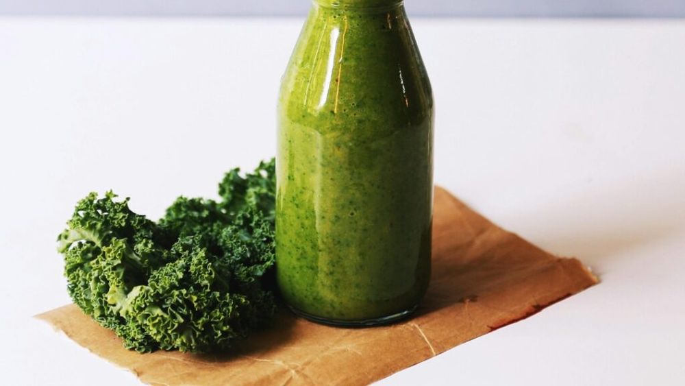 Suc antiinflamator din ingrediente naturale/ Funcționează pentru reducerea balonării abdominale și poate fi băut în loc de mic dejun sau de gustare 