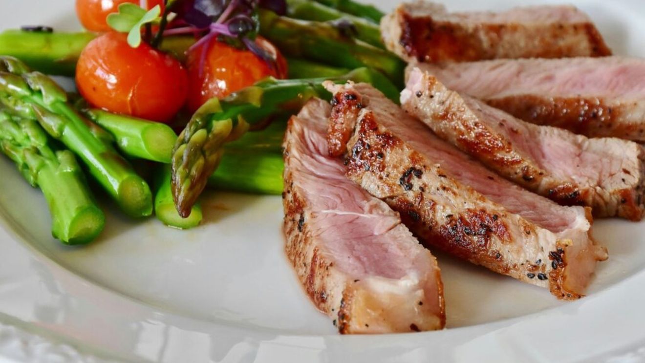 Exportul de porci din România, afectat total de PPA / Incendiu puternic la sediul unei asociații din Franța / Gardurile împotriva mistreților din Germania, vandalizate - Dr. Abraham, Analiza Industriei Porcului, săptămâna 6