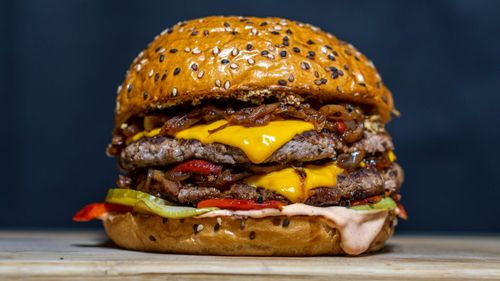 Cei mai buni burgeri din lume în 2026 / De la wagyu japonez la brisket afumat nouă ore