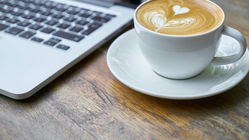 Consumul de cafea și activitatea sedentară zilnică sunt strâns legate. Este concluzia unui studiu pe populația americană derulat pe perioada unui deceniu