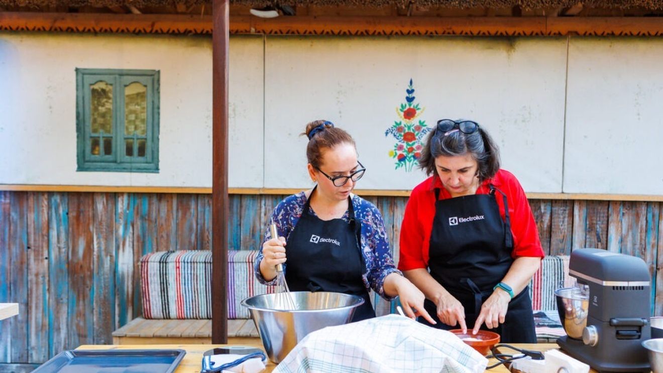 Seria documentară „Portret gastronomic local” aduce România autentică pe YouTube / Tradițiile culinare devin celebre, iar publicul descoperă rețete și povești autentice