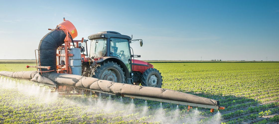 Erbicidul controversat asociat cu cancerul reaprinde o dezbatere la nivel mondial / Decizia politică din SUA stârnește îngrijorări majore