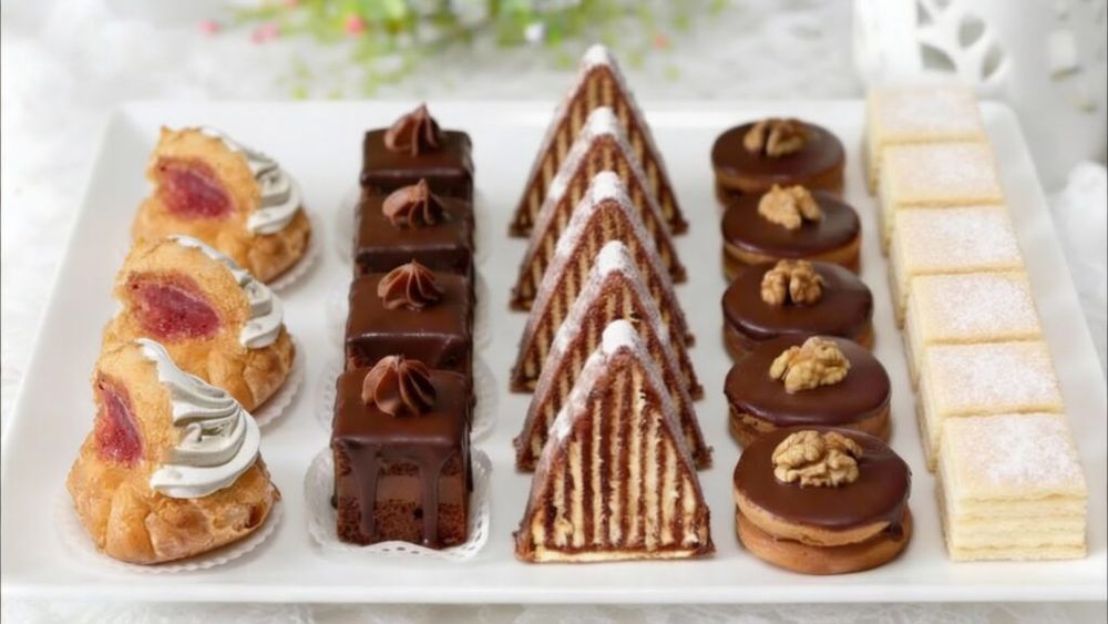 VIDEO | Rețetele Juanitei | Platou de prăjituri asortate/  Cinci bunătăți tradiționale preparate după rețete din caietul bunicii