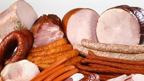 Pericolul din farfurie: mezelurile / Medicii cardiologi avertizează că acest aliment, deși bogat în proteine, ar trebui evitat după 60 de ani