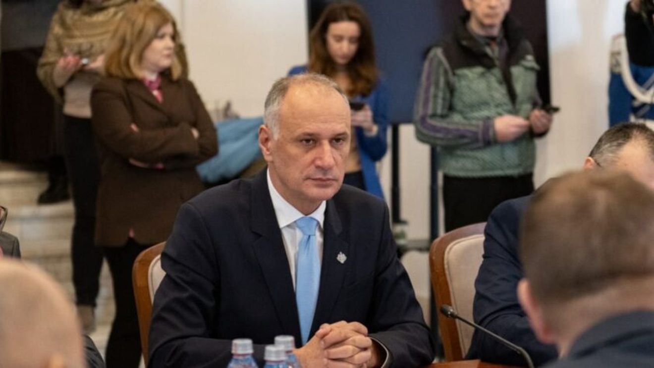 Renunțarea la taxarea inversă în comerțul cu cereale ar putea crea un haos fiscal / Pierderi estimate de până la 1 miliard de euro și revenirea evaziunii la scară largă/ Sorin Șipoș, senator USR: ”În grupurile de lucru pentru programul de guvernare, această propunere nu a fost discutată oficial, noi am aflat de ea din presă”