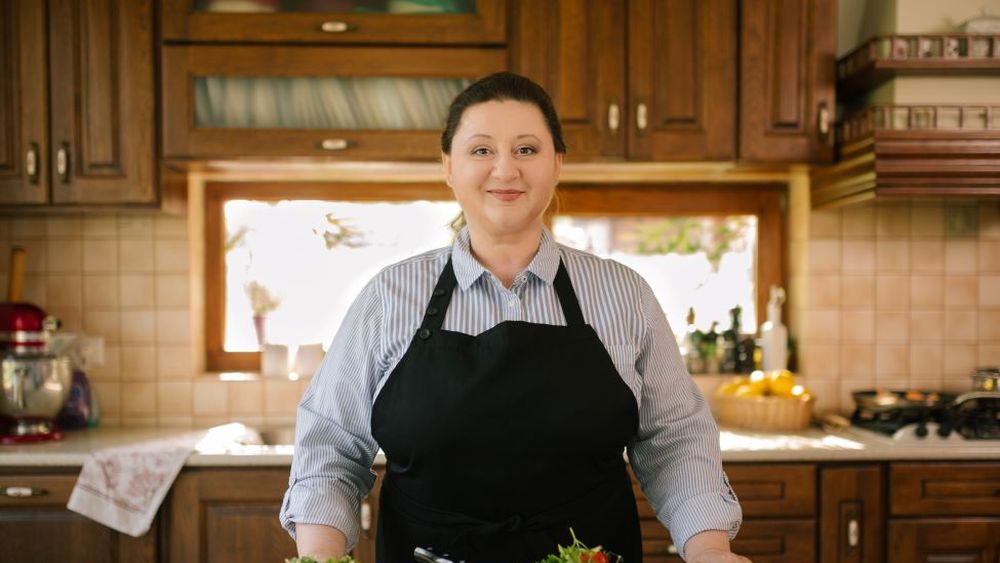 INTERVIU Partea I | Cum să începi să gătești ca să devină o pasiune/ Laura Laurențiu (blogger culinar): Cred că relația cu bucătăria e una intimă, pentru fiecare însemnând ceva diferit. Pentru cei mai norocoși, printre care mă număr și eu, e o bucurie