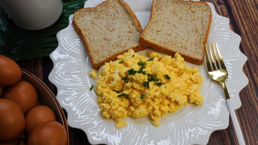 Ingredientul secret din bucătaria italiană care face omleta pufoasă și cremoasă / Adaugă-l când bați ouăle