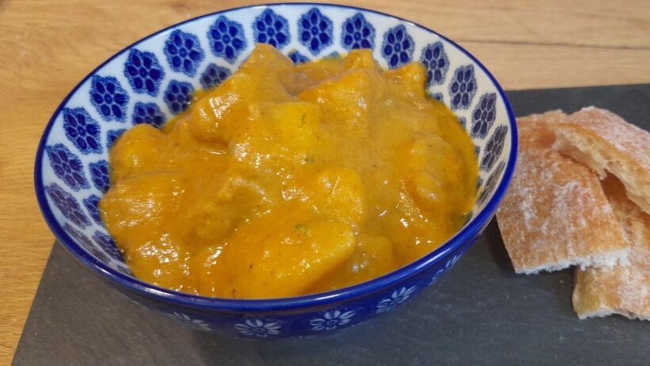 Retetele Juanitei. Curry, preparatul indian a cărui denumire a fost impusă de britanici. Un amestec perfect de condimente cu rol benefic pentru sănătate