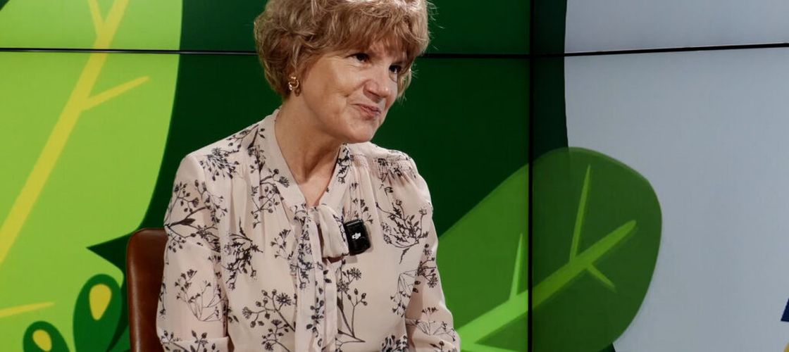 VIDEO | Cum recunoști un Salam de Sibiu autentic/ Carmen Gavrilescu explică semnele pe care trebuie să le cauți pe etichetă: „Noi am avut o dispută foarte mare chiar cu un producător care aducea din Ungaria un salam. Acesta imita inclusiv eticheta”