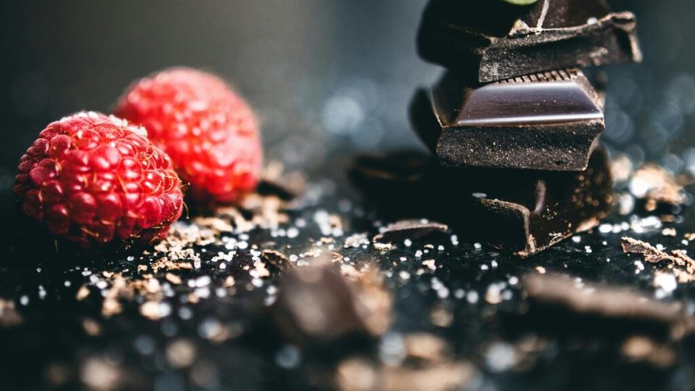 Dr. Tatiana Stîngu, medic primar oftalmolog: Ciocolata neagră și fructele de pădure pot susține sănătatea ochilor, dar nu „vindecă” vederea