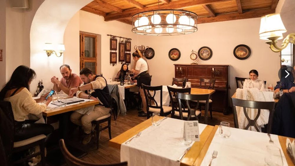 Acorduri, autorizaţii sau avize de funcţionare comercială în Sectorul 3 al Municipiului București/ Cum se pot obține și cât costă/ În 2024 au fost autorizate 884 de baruri și restaurante