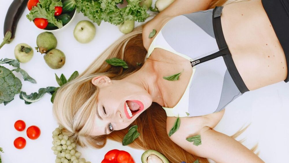 Tu știi ce sunt caloriile negative? 7 alimente care te ajută să slăbești fără efort, conform nutriționiștilor