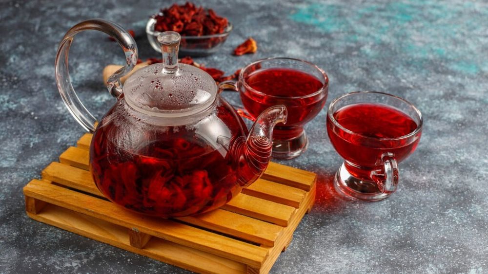 Ce se întâmplă cu inima și digestia atunci când bei regulat ceai de hibiscus / Beneficii și efecte adverse