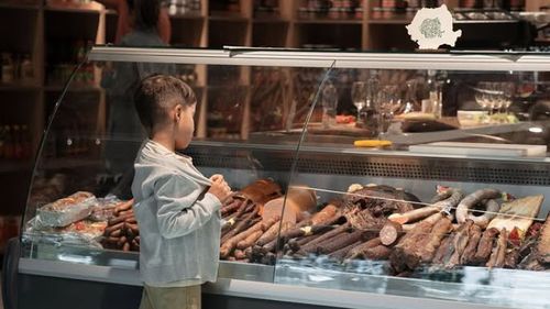 A abandonat sectorul imobiliar pentru a-și face o rețea de băcănii doar cu produse românești/ Targetul pentru următorii 10 ani este extinderea la un număr de 30 de astfel de magazine la nivel de București-Ilfov