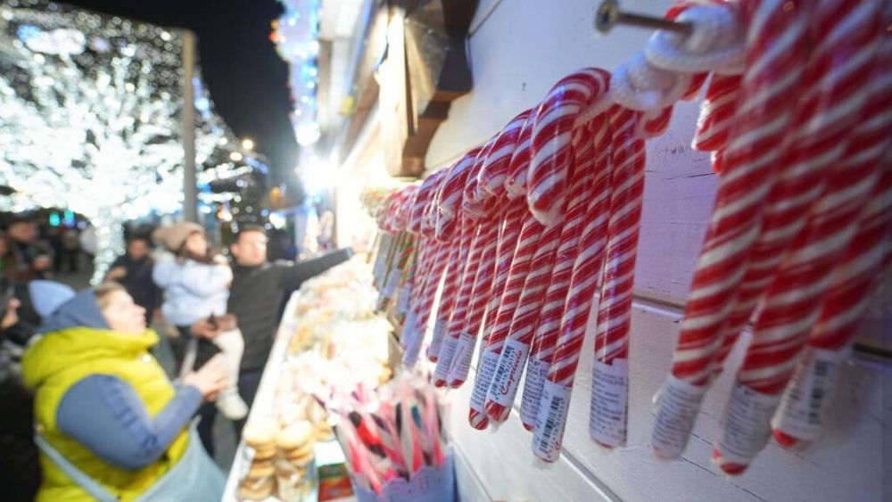 Târgul de Crăciun din Craiova se deschide vineri seara/ La căsuţe, terase sau truck-uri vizitatorii vor găsi diferite produse gastronomice specifice sezonului