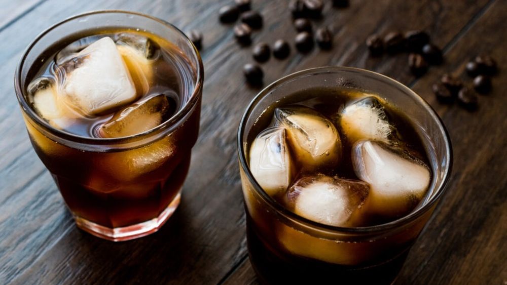 Ce este Cold Brew, cafeaua preparată la rece / Necesită mai mult timp, dar este cea mai apreciată / Specialiștii spun că este mai dulce și nu necesită zahăr