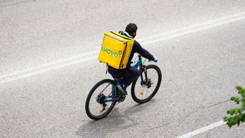 Livratorii de la Glovo din nou afectați de violențe: un livrator aflat la o adresă din Sectorul 2 al Capitalei a fost agresat de un fost deţinut condamnat pentru tentativă de omor