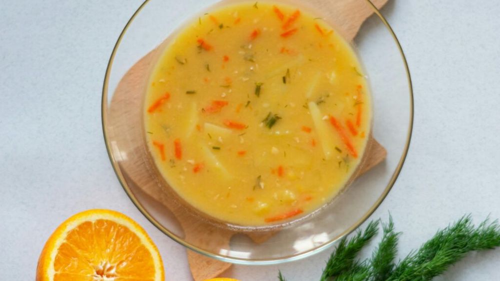 Alimente pentru slăbit în sezonul rece: Pierde kilogramele în plus mâncând supă, morcovi, ananas, ovăz și multe altele