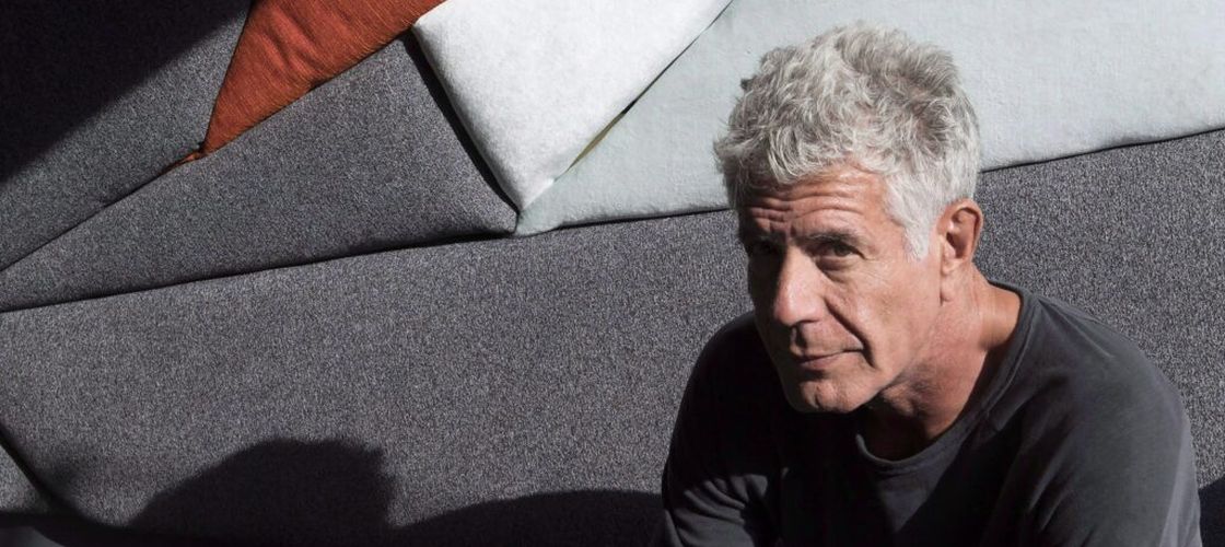 Anthony Bourdain, înainte să devină o legendă a gastronomiei / Noul film „Tony” spune povestea tânărului care a început spălând vase într-un restaurant