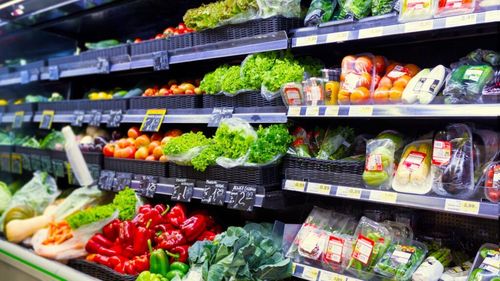 Produse românești în supermarketuri / Categoriile cele mai bine reprezentate sunt fructele, legumele, carnea de pasăre, ouăle, lactatele și pâinea proaspătă