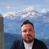 VIDEO | Cu vaca în curte, dar fără lapte pe masă. Radu Trăscău (jurnalist): Fetița s-a bucurat pentru sticla cu lapte pe care i-am dus-o, ce produce vaca e singurul venit al familiei
