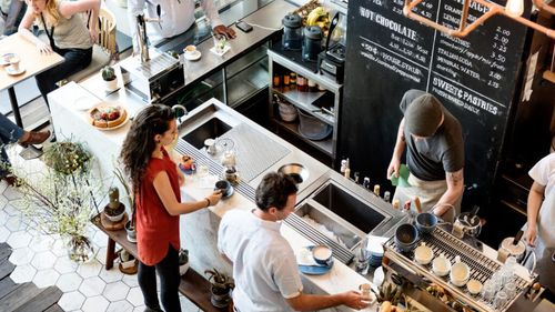 Starbucks închide două cafenele în București, dar caută extindere în ate orașe din țară / Compania vorbește despre optimizare