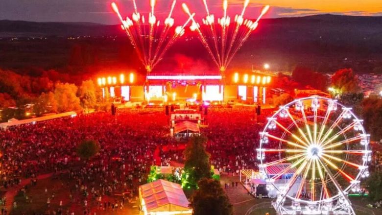 Cât costă o bere, un burger sau o cafea la festivalul Electric Castle de la Bonțida