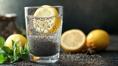 Apa cu semințe de chia ajută și digestia, și inima. Poate fi o soluție mai bună pentru hidratare?