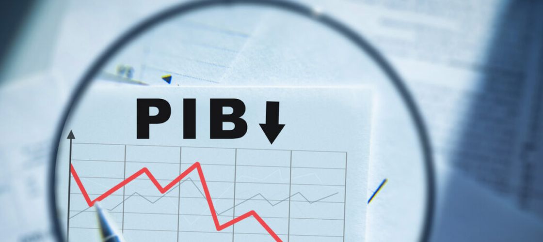 Economia României este în recesiune de trei trimestre (INS)/ Analist economic: Ar trebui găsite soluții pentru creșterea consumului prin reducerea taxării muncii şi majorarea valorii tichetelor de masă