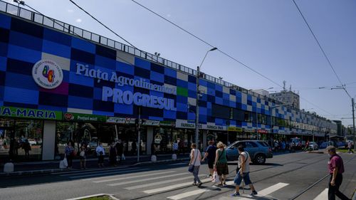 O parte din Piața Progresul ar putea fi demolată pentru construirea unei școli. Clădirea are doar 15 ani vechime