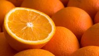 O portocală pe zi: Ce se întâmplă în organism dacă mănânci zilnic acest fruct bogat în vitamina C și antioxidanți / Beneficiile pot merge dincolo de susținerea imunității