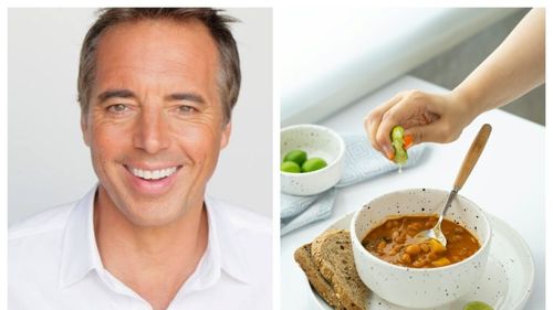 Un cercetător în domeniul longevității spune că este perfect sănătos pentru că își începe ziua cu minestrone tradițional din Sardinia/ Expertul explică de ce acest preparat se mai numește și „supa longevității”