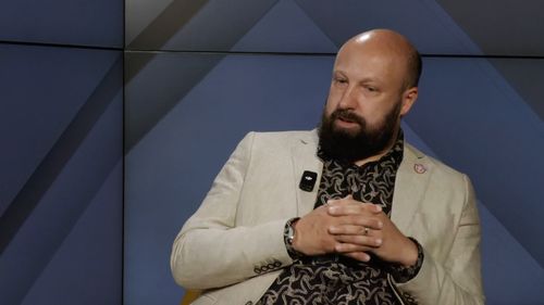 VIDEO | „DISPUTANDUM, un podcast despre gusturi cu Cosmin Dragomir” (Episodul 10) | Chef Alex Cîrțu, despre alimentația copiilor: „Dacă ai buget pentru deținuți, ar trebui să ai buget și pentru copii” / „Reticența la nou, mai ales în rândul bucătarilor, este de neimaginat”