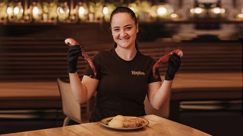 Caracatița – ingredient inedit pentru sarmale într-un restaurant de la poalele Tâmpei/Chef restaurant: Luăm în serios orice provocare