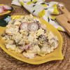VIDEO Salată de vară cu pui, legume variate și maioneză de casă. Pentru o variantă mai dietetică folosește sos de iaurt
