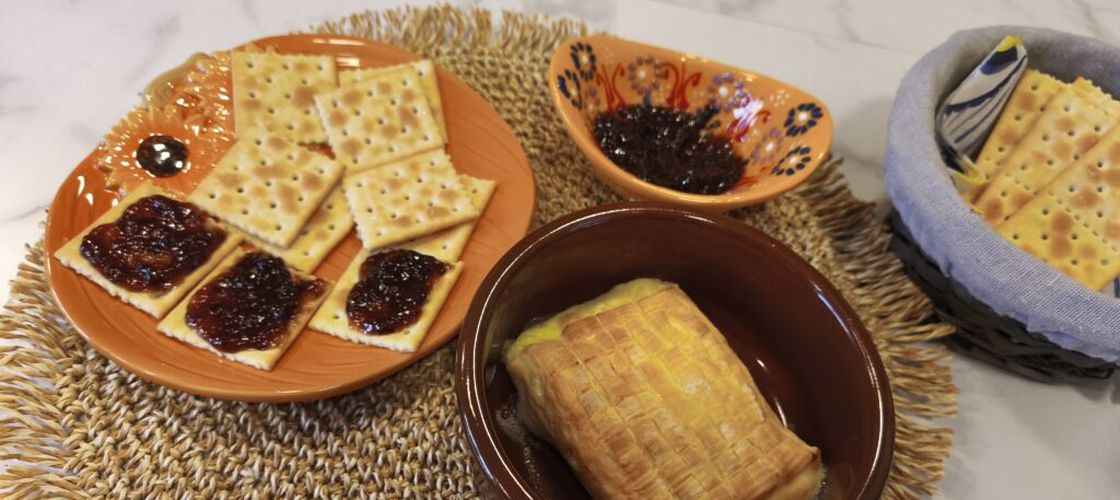 VIDEO FOTO | Aperitiv rapid cu brânză Brie și încă două ingrediente. Îl prepari în câteva minute și îl mănânci pe fondue