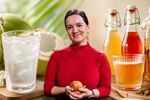 Kombucha sau apa de cocos? Ce alegi vara și la ce trebuie să fii atent / Tania Fântână (nutriționist): Înainte de a pune o sticlă în coșul de cumpărături, merită să citim cu atenție eticheta