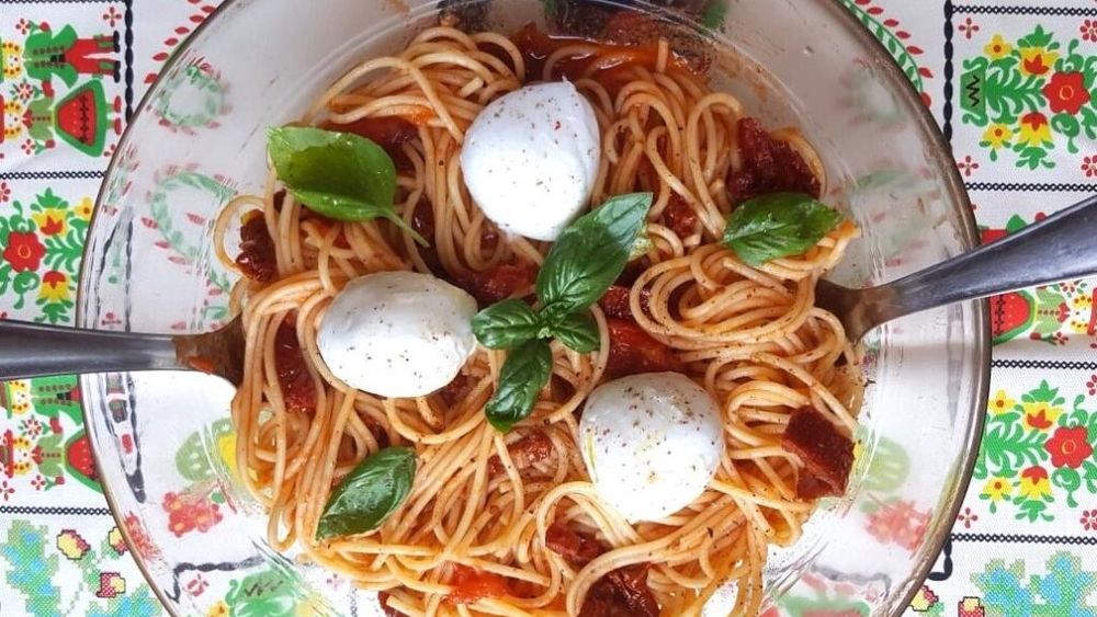 În ciuda unei relații Meloni-Trump prezentată ca specială, pastele italiene riscă tarife vamale de 107% la importul în Statele Unite