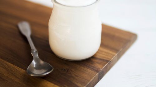 Cum alegi un iaurt cu adevărat sănătos / Nutriționiștii indică cinci criterii esențiale pentru o alegere inspirată