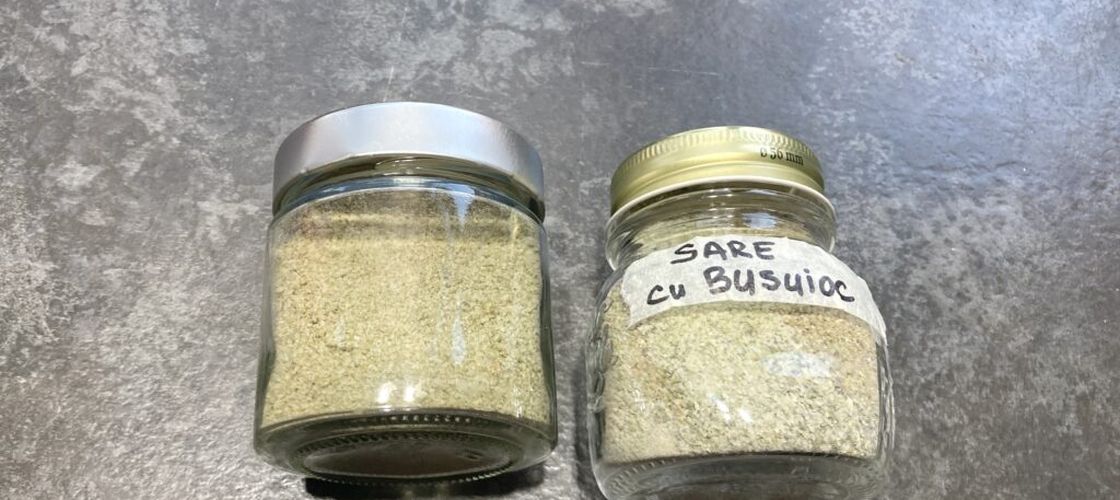 ABC în bucătărie | Cum conservi busuiocul pentru un plus de savoare iarna: rețeta simplă de sare aromată făcută în casă (FOTO)