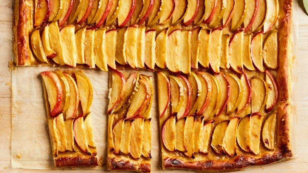 Tartă cu mere făcută din doar trei ingrediente / A devenit celebră pe rețelele sociale după ce a prezentat-o Ree Drummond