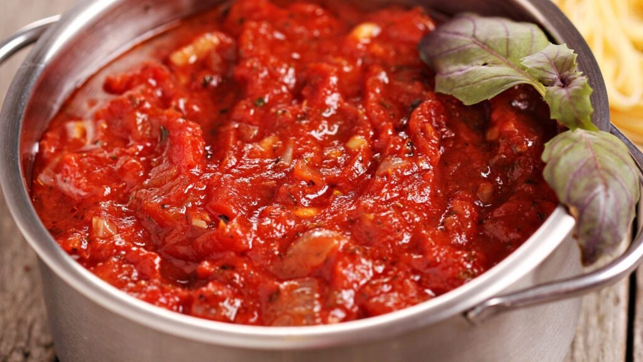 Ingredientul secret pentru a face sosul de paste din borcan să aibă același gust ca la un restaurant italian / Secretul este inspirat de o rețetă legendară