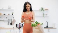 10 mituri despre alimentație pe care nutriționiștii vor să le uităm odată pentru totdeauna / De la carbohidrați la fructe și detoxifiere