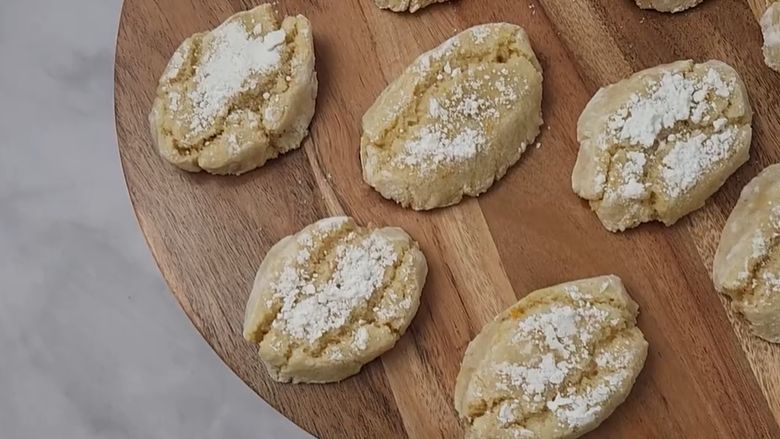 VIDEO | Ricciarelli, fursecurile italiene cu migdale care se topesc în gură / Rețeta tradițională din Siena, cu crustă fină și miez moale