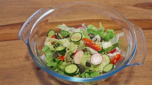 Cum prepari o salată savuroasă. Salată mixtă pentru vegetarieni