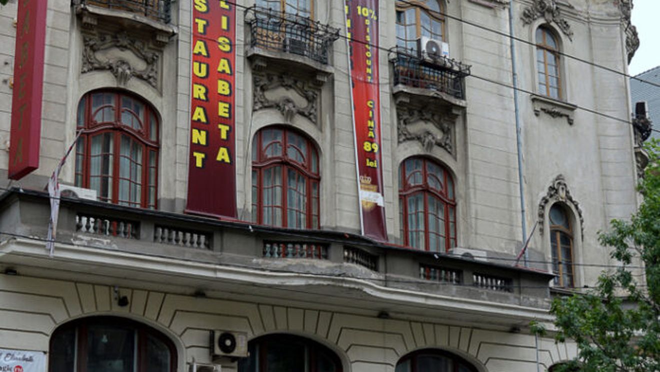 ANPC a închis temporar restaurantul Elisabeta din Bucureşti, unde au loc şi spectacole / Unitatea nu avea autorizaţie de la Primărie, nici avize DSP şi ISU. Alte nereguli constatate
