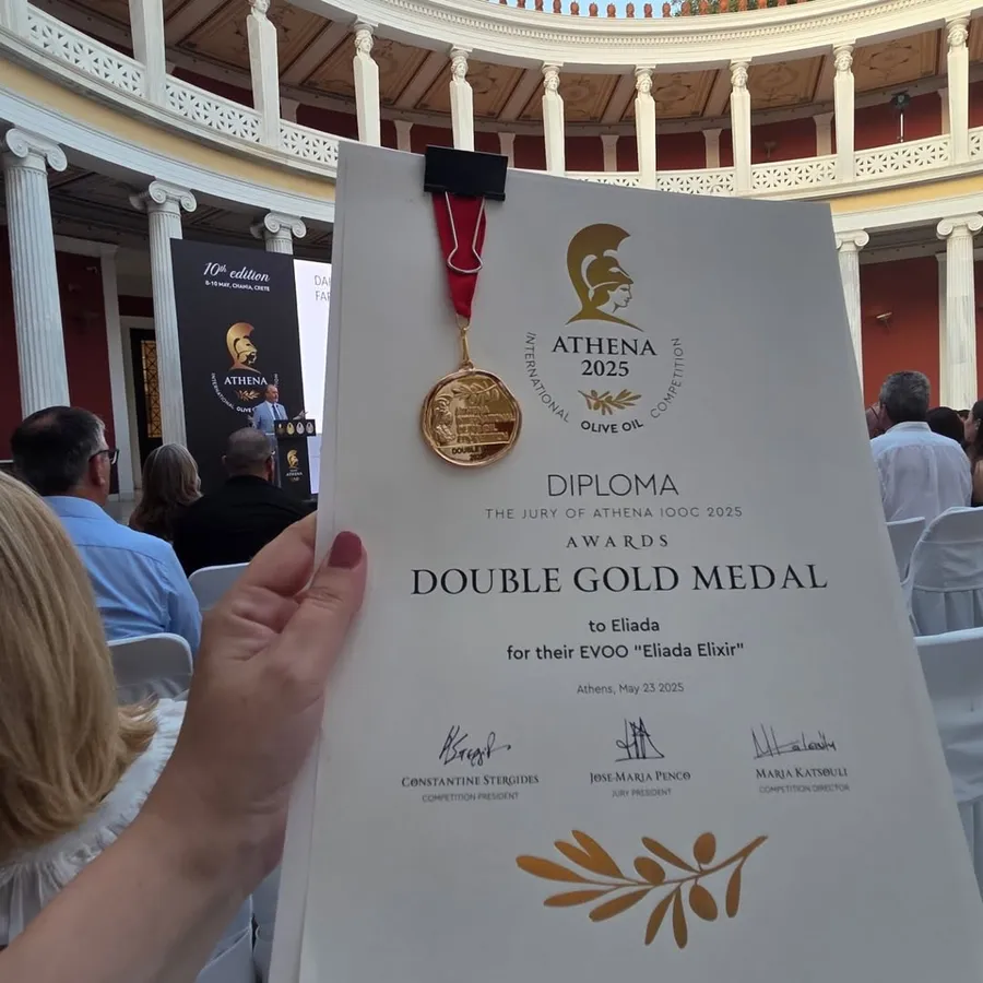 Diploma oficială de la Atena care atestă câștigarea medaliei pentru uleiul de măsline extravirgin Eliada.