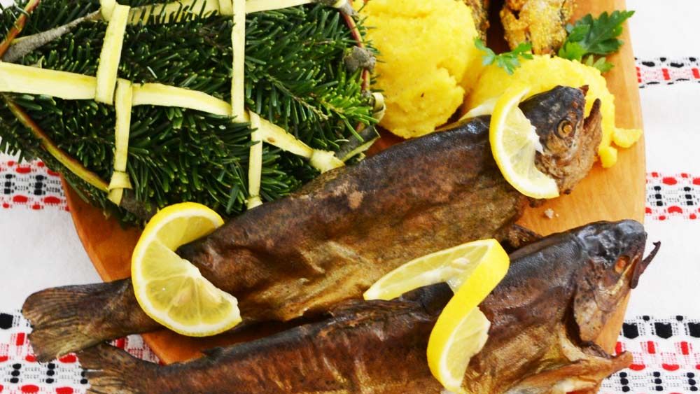 Publicație americană: Recomandăm România / Din gastronomia țării: Storceag în Delta Dunării, supa tradițională cu salam picant și sarmale cu carne de capră în Buzău, păstrăv afumat tradițional în cetină de brad