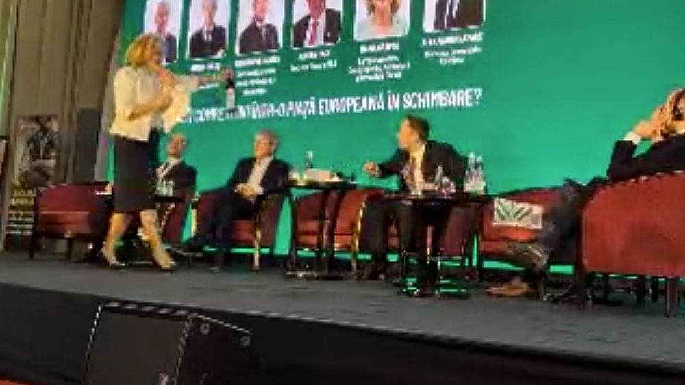 VIDEO | Maria Grapini, cadou inedit pentru comisarul european pentru Agricultură, Christophe Hansen: „Demnitate, Onoare, Curaj! Așa să acționați în Comisie!”